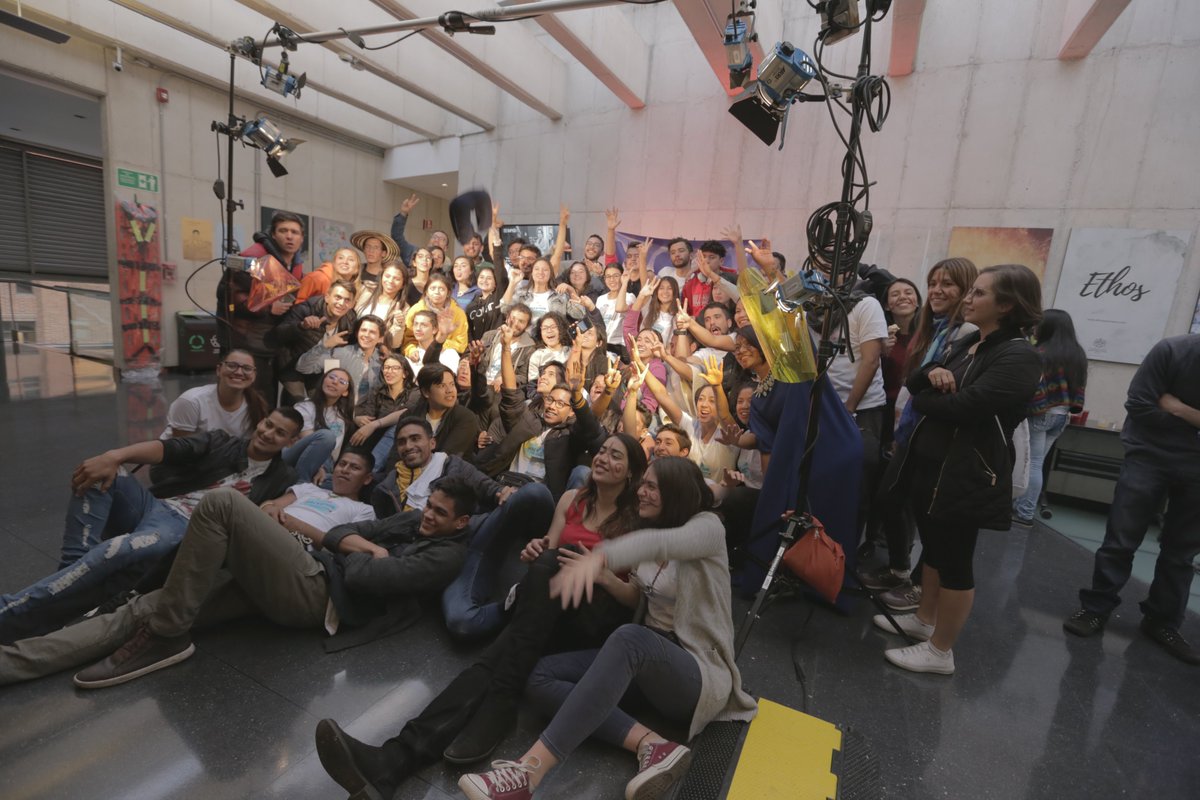centroatico's tweet photo. Ellos son los 75 #hackathoneros que participaron en la #Hackathon los jóvenes desafían a los medios, representando a #Colombia en @MILCLICKS un encuentro global que invita a analizar la información y las noticias
@DirComunicacion @mincultura @UniJaveriana @Ministerio_TIC https://t.co/Z5yS149869