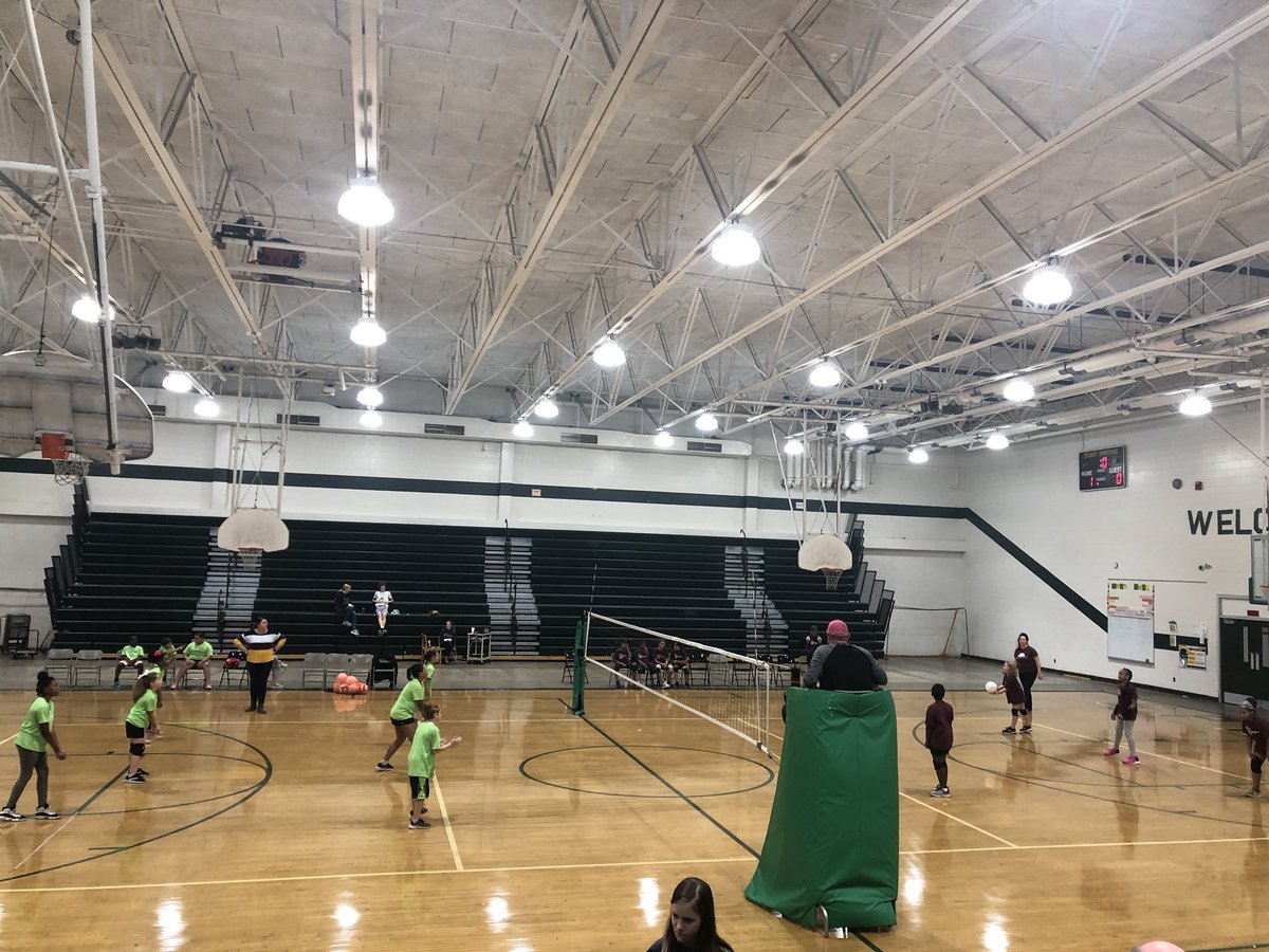 JRE vs. Dixie volleyball action. Go JAGS!! <a href="/JREJagPrincipal/">stephen howard</a> <a href="/DixieDragons082/">Dixie Elementary</a> @JCPSAsstSuptES1