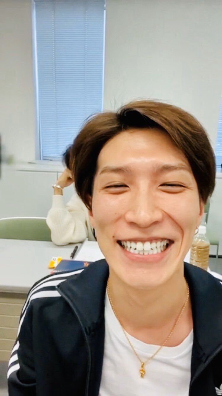 Twitter 上的 スノ男 まいどぉ 昨日のsnowmanの島動画 中国語の発音講座 内容よりも とにかくしょっぴーの可愛いさにやられました 笑笑 しょっぴーの笑顔ホンマにすぎる メンバーも練習してるってことは いよいよアジアツアーの発表ですかね