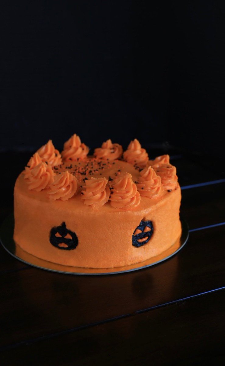 Of peek-a-boo jack-o'-lanterns and butter golden cake🎃
blessingsfrommykitchen.blogspot.com/2019/10/moist-…
#halloween #buttergolden #cake #recipes #blessingsfrommykitchen