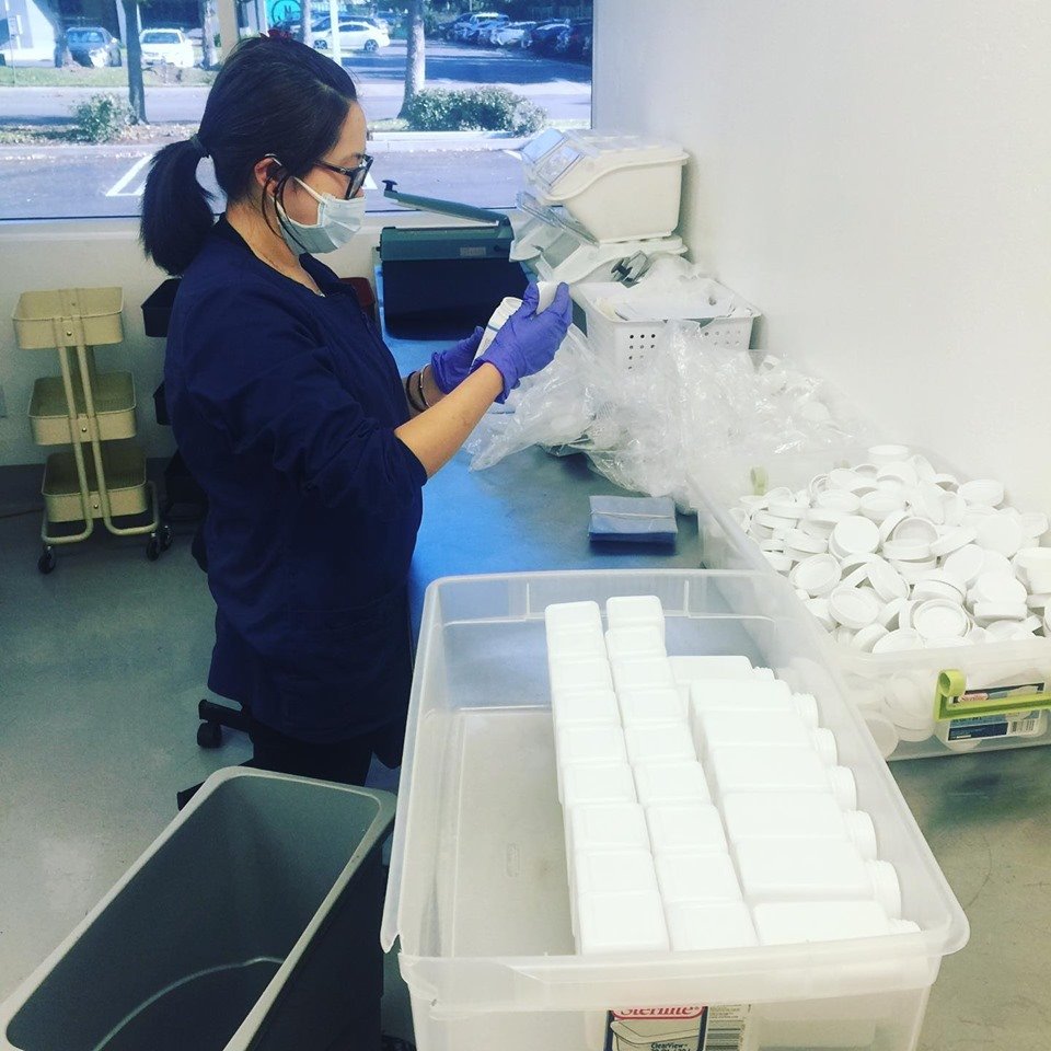 EssenceBio's tweet image. Happy Wednesday! Today in the lab our techs are blending up our customer formulation orders 😊#bioessencehealthscience #wednesdayvibes #customformulation #tcmherbs #supplements #healthandwellness #irvine