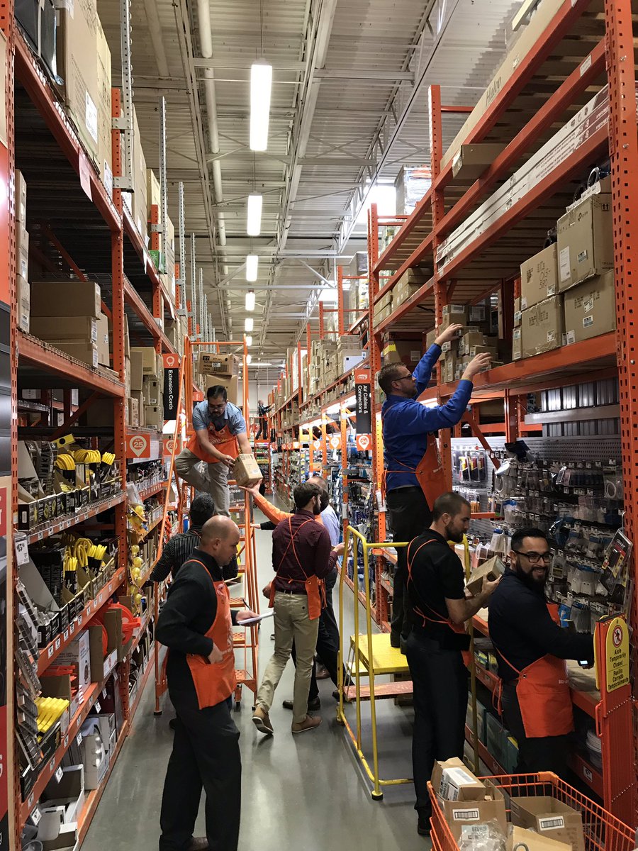 Incredible day with the D326 team. One of the best teams when it comes to staying in stock and driving sales! They are fired up to crush 2H sales plan 💰 Congratulations Kurt and the Logan team for being the top store over sales plan! 👏🏆