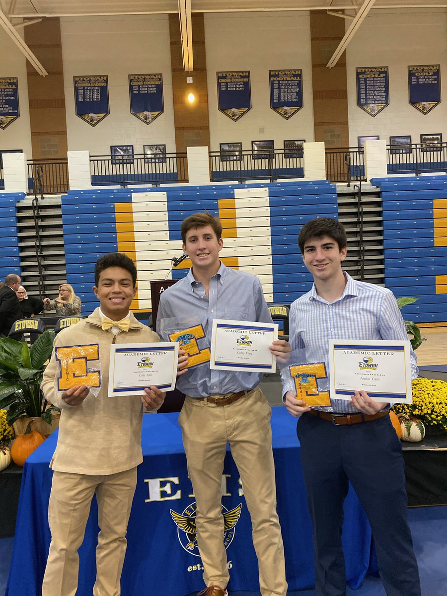 EtowahHoops's tweet photo. Proud of these three young men for everything they do on and off the court!!  @FlaigColby @Ellis19Cole and Austin Cash!! https://t.co/V7TZ8yNlNN