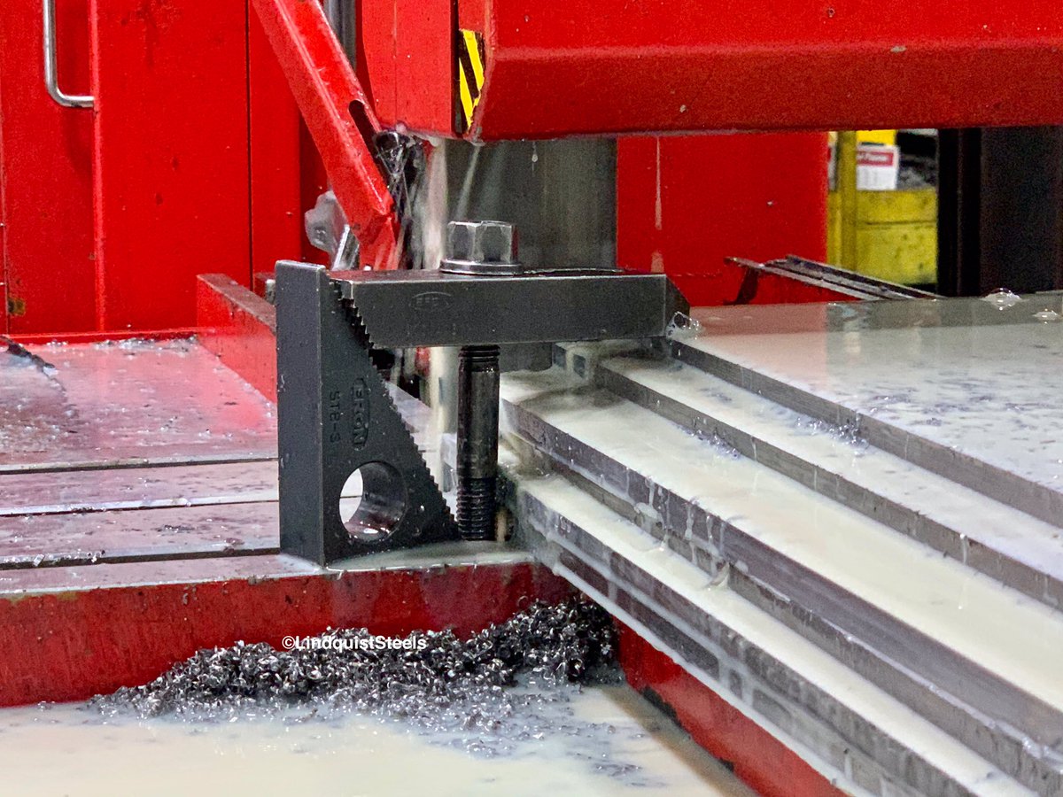 techsupportlsi's tweet image. Sawing &amp;amp; Milling our way through the week only on the finest tool steels.