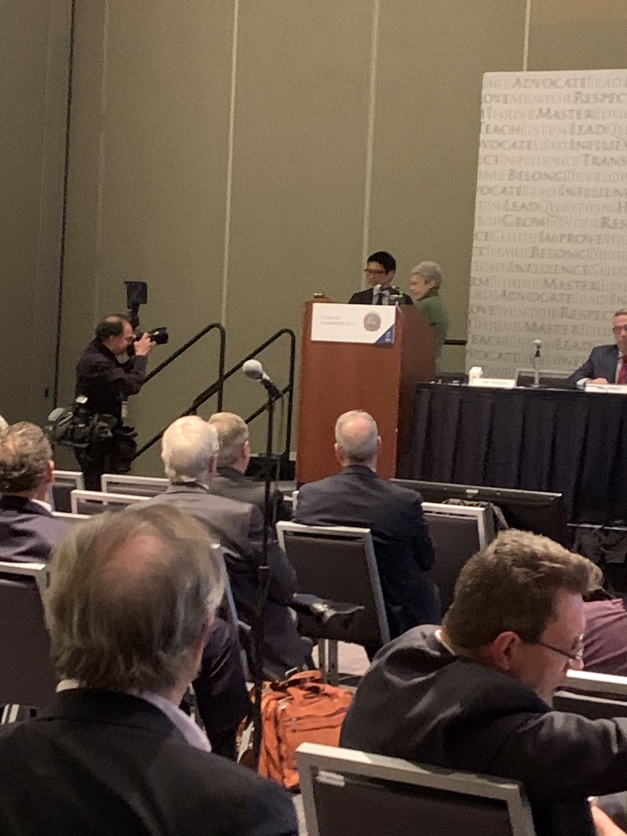 Congratulations to <a href="/SamWangMD/">Sam C. Wang</a>, <a href="/UCSFGSResidency/">UCSF GS Residency</a> alum, for receiving the Jacobson Promising Investigator Award at #ACSCC19 ! <a href="/UCSFSurgery/">UCSF Surgery</a>