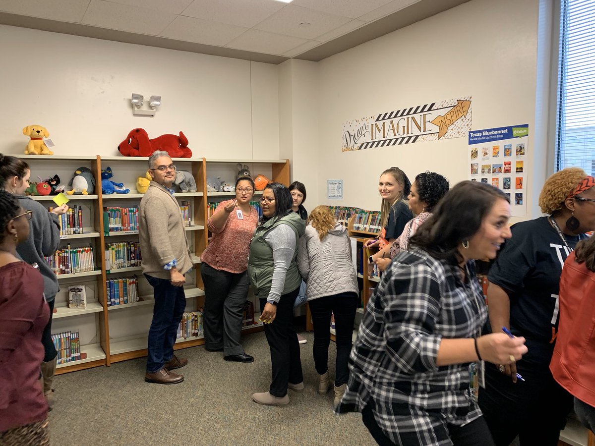 KljohnsonKeri's tweet photo. @lead4ward @Freeman_Hawks Read, Turn, Talk & Write with @KljohnsonKeri! @gisd_iteam #readingispersonal #hawkpride #wegotthis #GarlandUSA @gisdcia #shelteredinstrunction Guiding students thinking before, during and after reading #ReadingComprehension📚✅ https://t.co/mocFpxfKiv