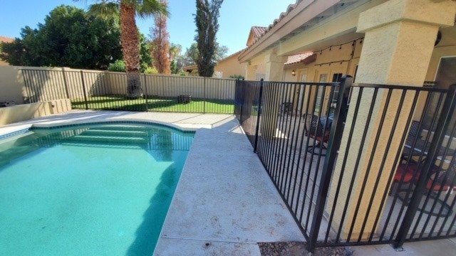 AZPoolFence's tweet photo. Every child has the right to be protected around water. As part of our community awareness towards #drowningprevention, we donated an iron pool fence to a family in Chandler. We worked along side @ChandlerAquatic and Desert Breeze Pools. 🙏💦❤️#wateryoudoing #poolsafety https://t.co/Z2UYhOJOTg