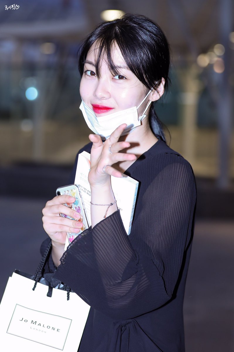 191029 ICN 입국 

#노효정 #효정 #wekimeki #위키미키 #lucy #루시 
<a href="/WekiMeki/">WekiMeki 위키미키</a>