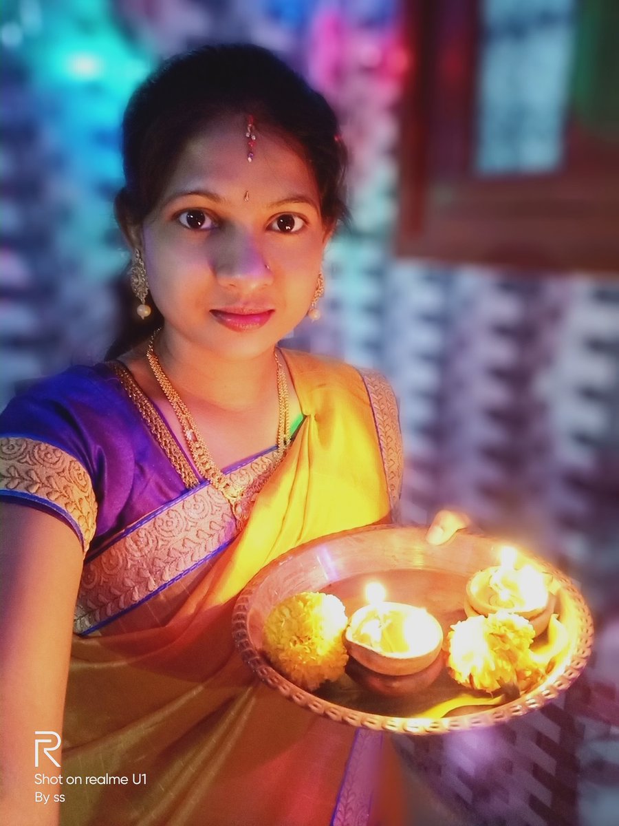 SushmaSonu333's tweet photo. @MadhavSheth1 Hi @MadhavSheth1 sir โค๏ธโค๏ธ
Really i need this #realmeXT mobile b'coz i don't have #Quadcam ๐
Here is my one of the @realmemobiles device
I captured the my Diwali celebration pics ๐๐๐โจโจโจโจโจโจโจโจ๐๐ป
#CaptureTheRealDiwali
Hope to win #realmeXT ๐๐
#realmeFestiveMarathon https://t.co/WonYPQPLY7