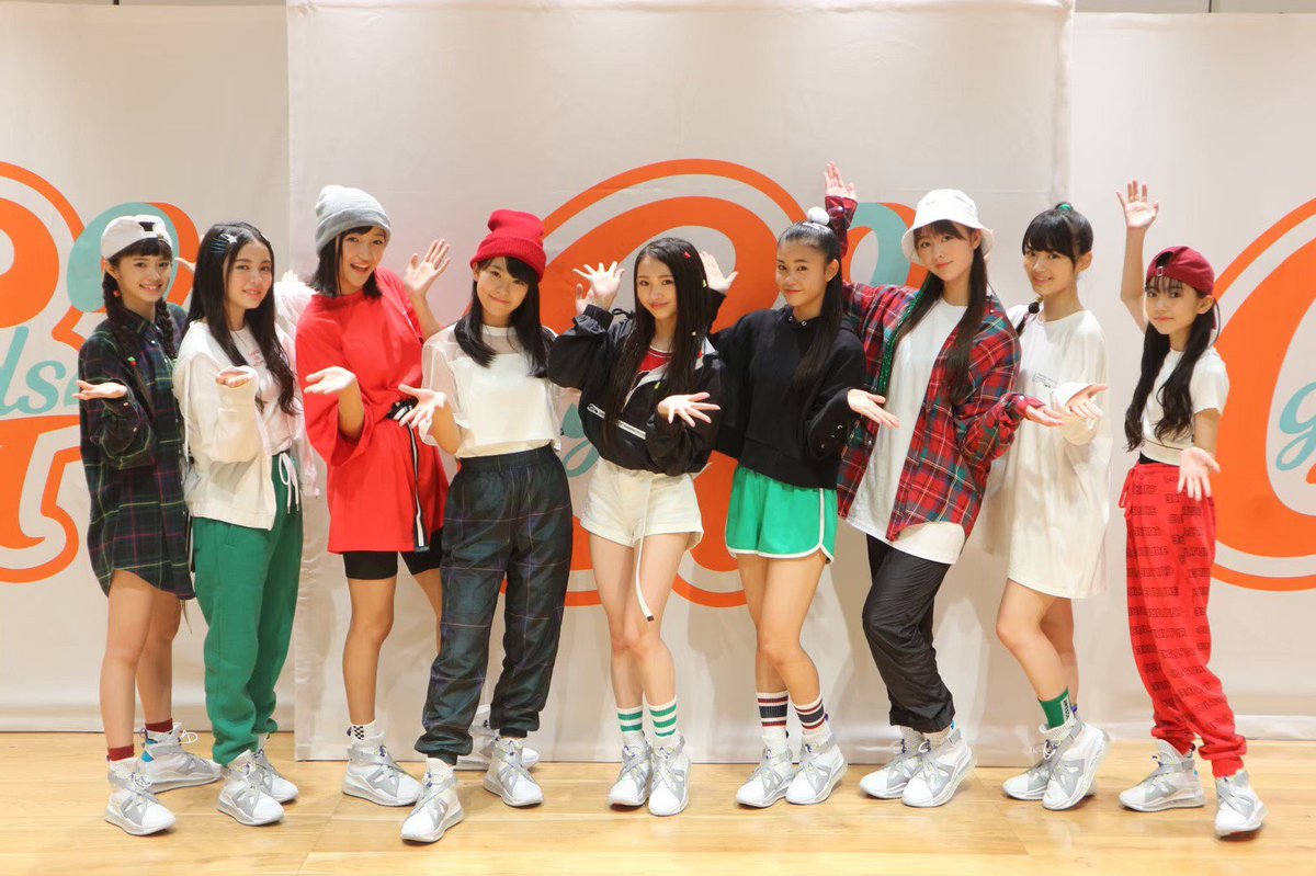 Girls V Twitter Girls ダンスビデオ３週連続公開の 第3弾 ハッピーメリクリ ダンスプラクティスビデオが 11 1 金 15 00よりyoutubeへ公開となります 今年のクリスマスソング大本命として 是非たくさん聴いてくださいね Youtubeはコチラ T Co