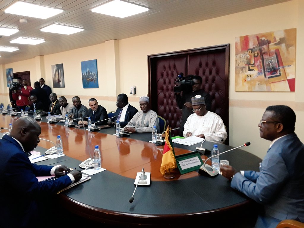 CameroonPm237's tweet photo. J'ai reçu la délégation de la Commission du Bassin du Lac Tchad conduite par son Secrétaire Exécutif S. E. MAMMAN NUHU. Nous avons échangé notamment sur la stratégie régionale de stabilisation du Bassin du Lac Tchad.
#DionNgute
#CBLT
#Cameroun https://t.co/ZQ0qqfBzMm