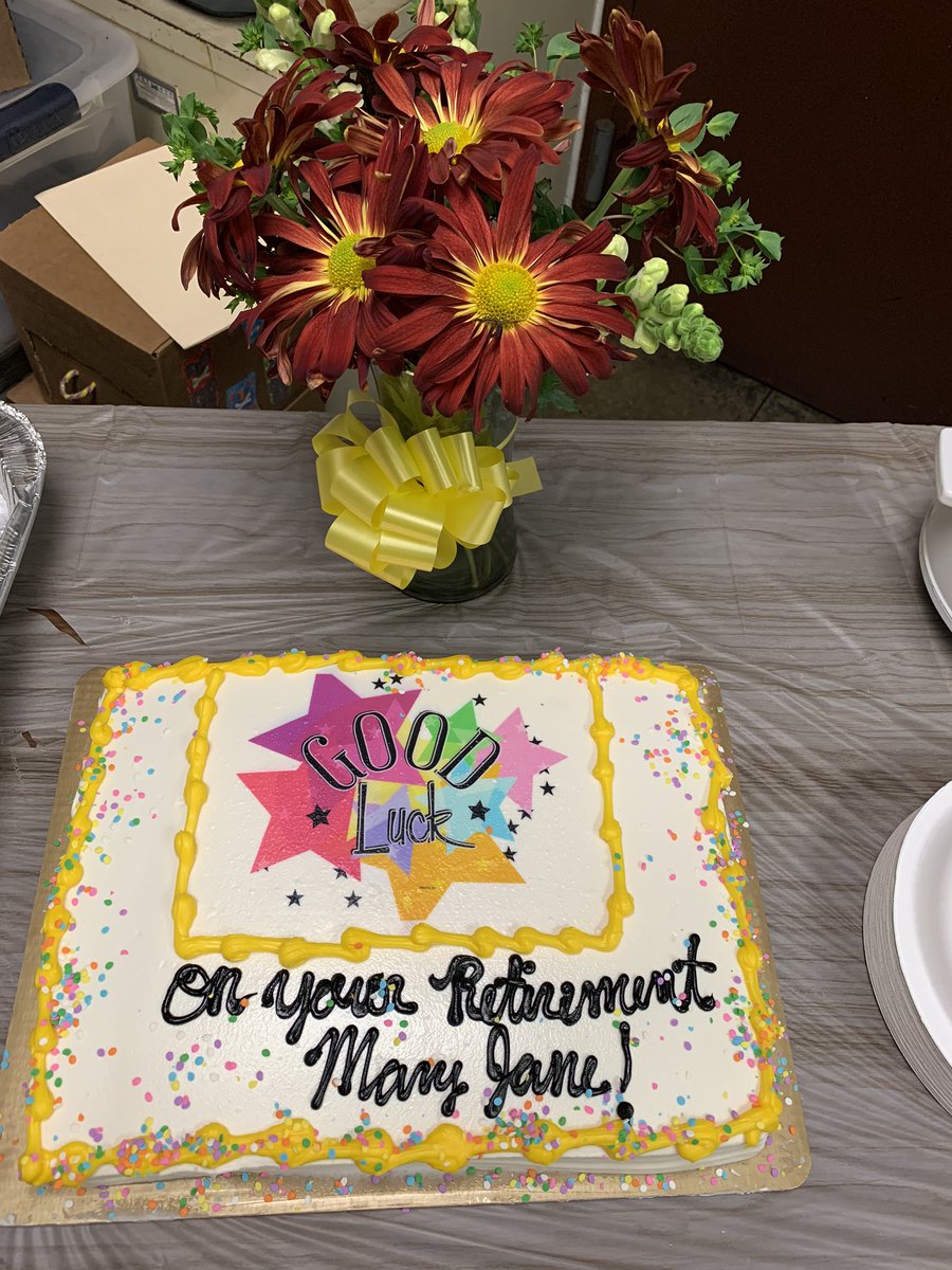 BrownDenelle's tweet photo. Congratulations Mary Jane!!! It was a pleasure to have shared even a moment of your journey. Best Wishes π€ #TeamPHLSnaps #Keys2Retirement @JohnEitel2 @phillyteamsfan8 @paonedf @MatthewJHudson4 @NatalieeAmber @wash_ka @AirPhl https://t.co/JPsapTAp0P