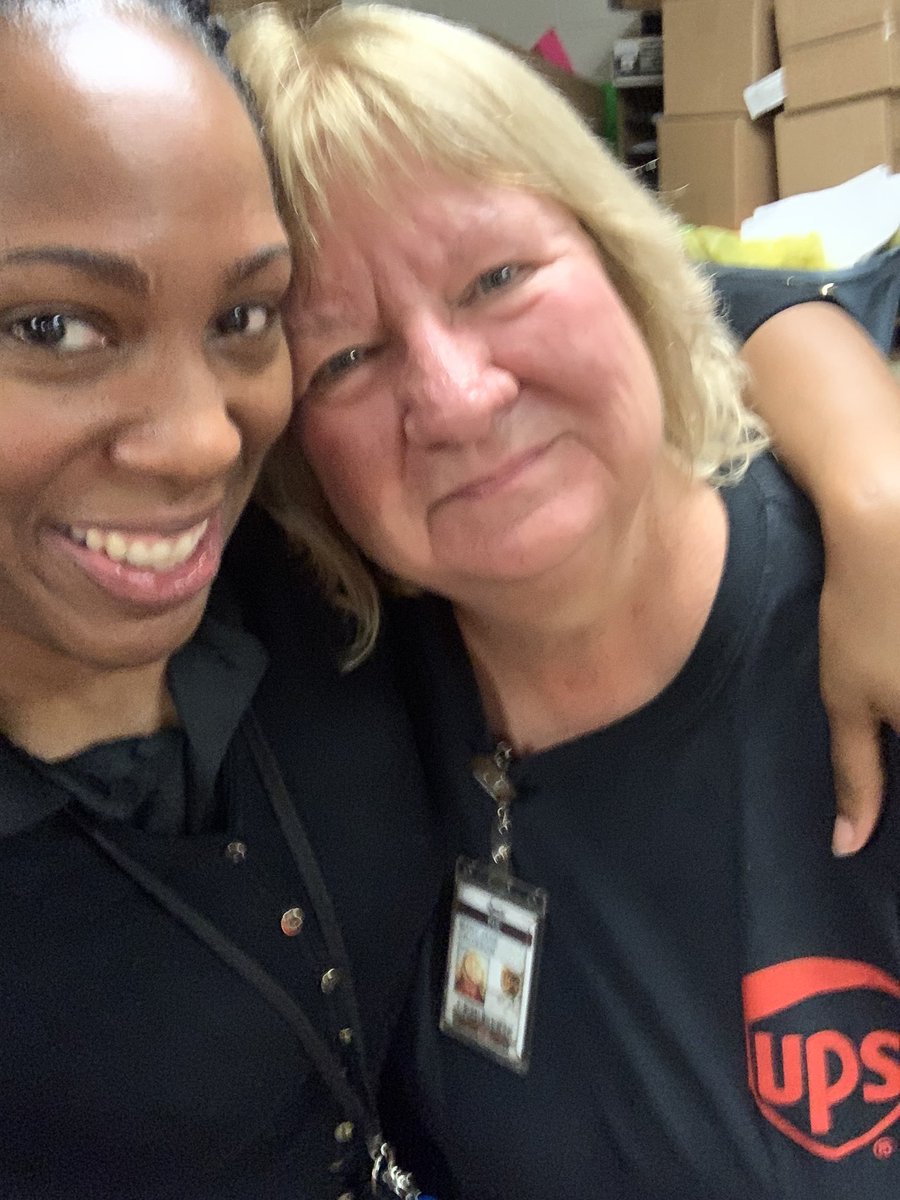 BrownDenelle's tweet photo. Congratulations Mary Jane!!! It was a pleasure to have shared even a moment of your journey. Best Wishes π€ #TeamPHLSnaps #Keys2Retirement @JohnEitel2 @phillyteamsfan8 @paonedf @MatthewJHudson4 @NatalieeAmber @wash_ka @AirPhl https://t.co/JPsapTAp0P