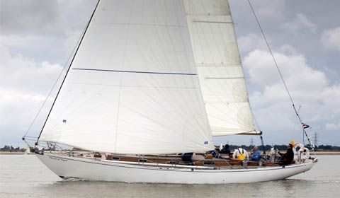 NauticaReport's tweet photo. #ClarionofWight, 1963 #sloopmarconi #SparkmanStephens #ClareLallow https://t.co/RTa8V0WYtJ https://t.co/p7jAGHmOg6