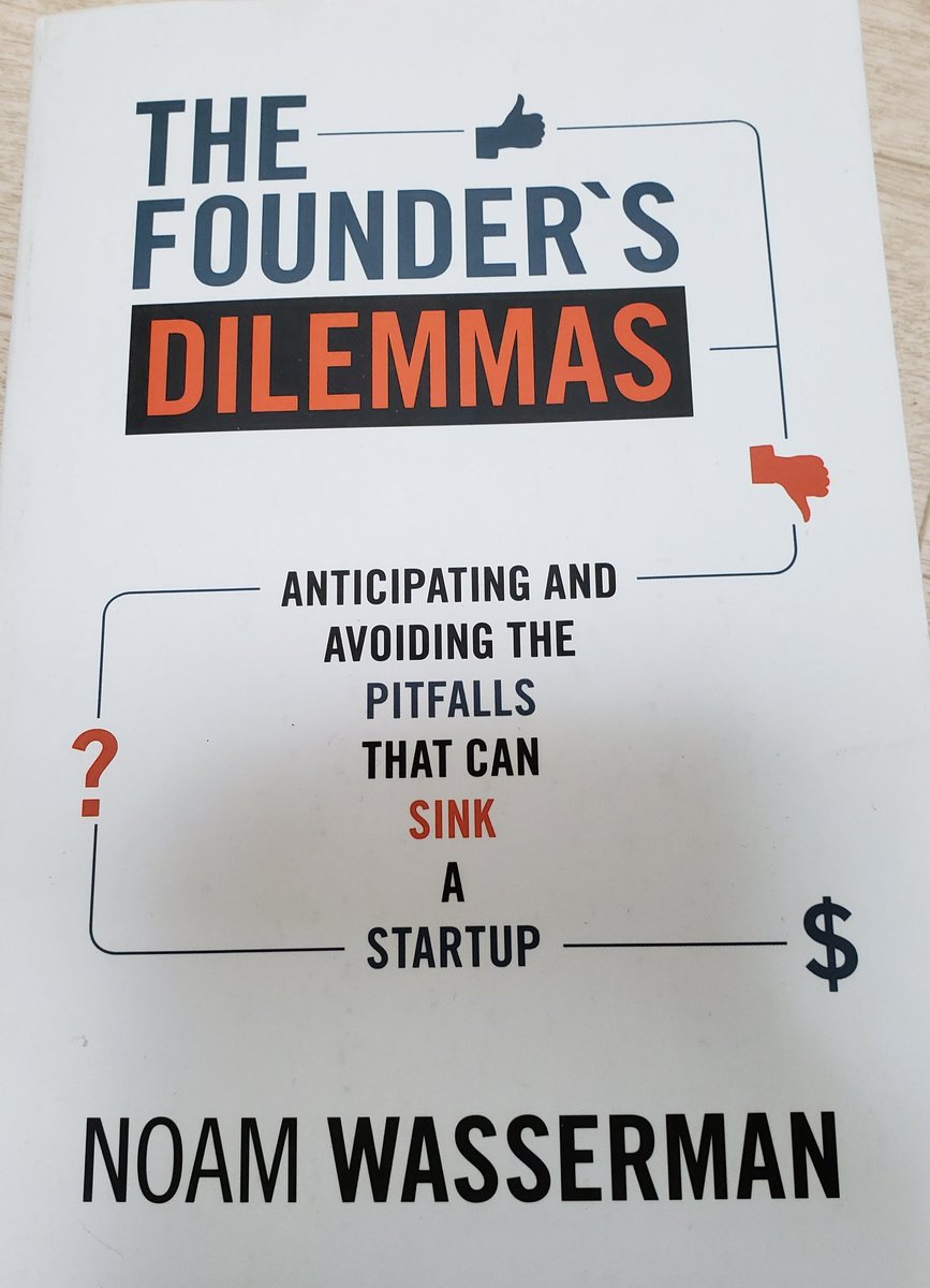 この本の著者が行ったアンケート調査によると、起業家と非起業家では、重視する事項が大きく異なるらしい。
一例として、非起業家は協調性を重視する人が多いのに対し、起業家は自立性を重視する。
#FoundersDilemma