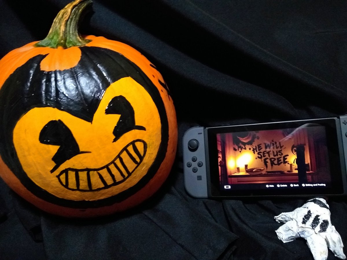 jess_doodle's tweet photo. Happy almost Halloween 🎃
Here is my spooky Bendy Pumpkin this year.
#bendy #Bendy_and_the_ink_machine #HappyHalloween2019 #rubberhose #horrorgame https://t.co/tTvRoKVcX1