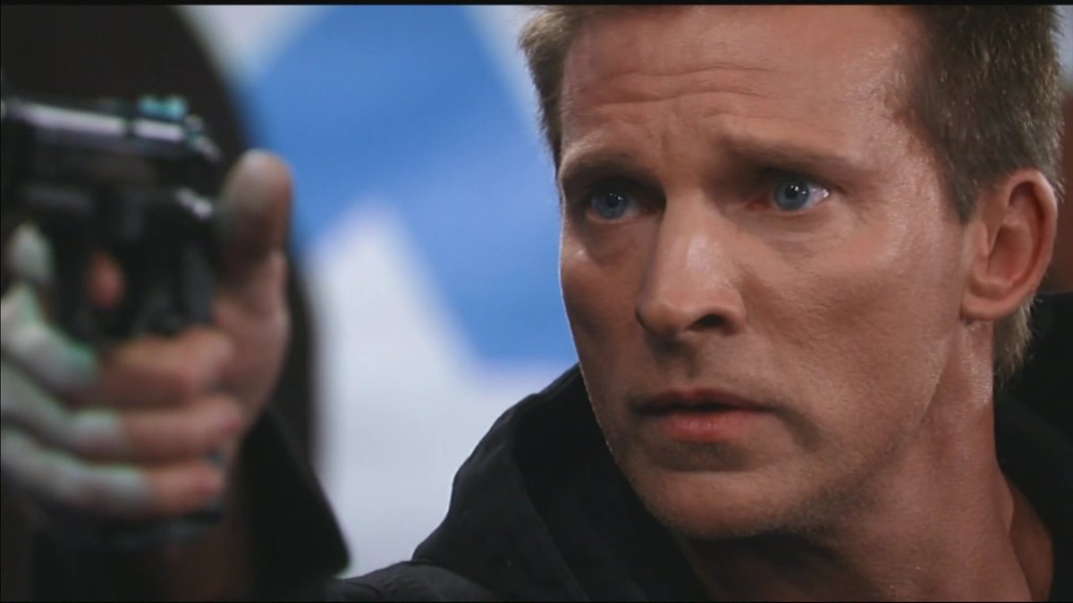 PatzPowerz's tweet photo. 10/27/17 when #Patient6 aka #JasonMorgan #StoneCold comes to Sam's rescue and exchanged each other's first sight #JaSam https://t.co/Xyc3NUJYuk