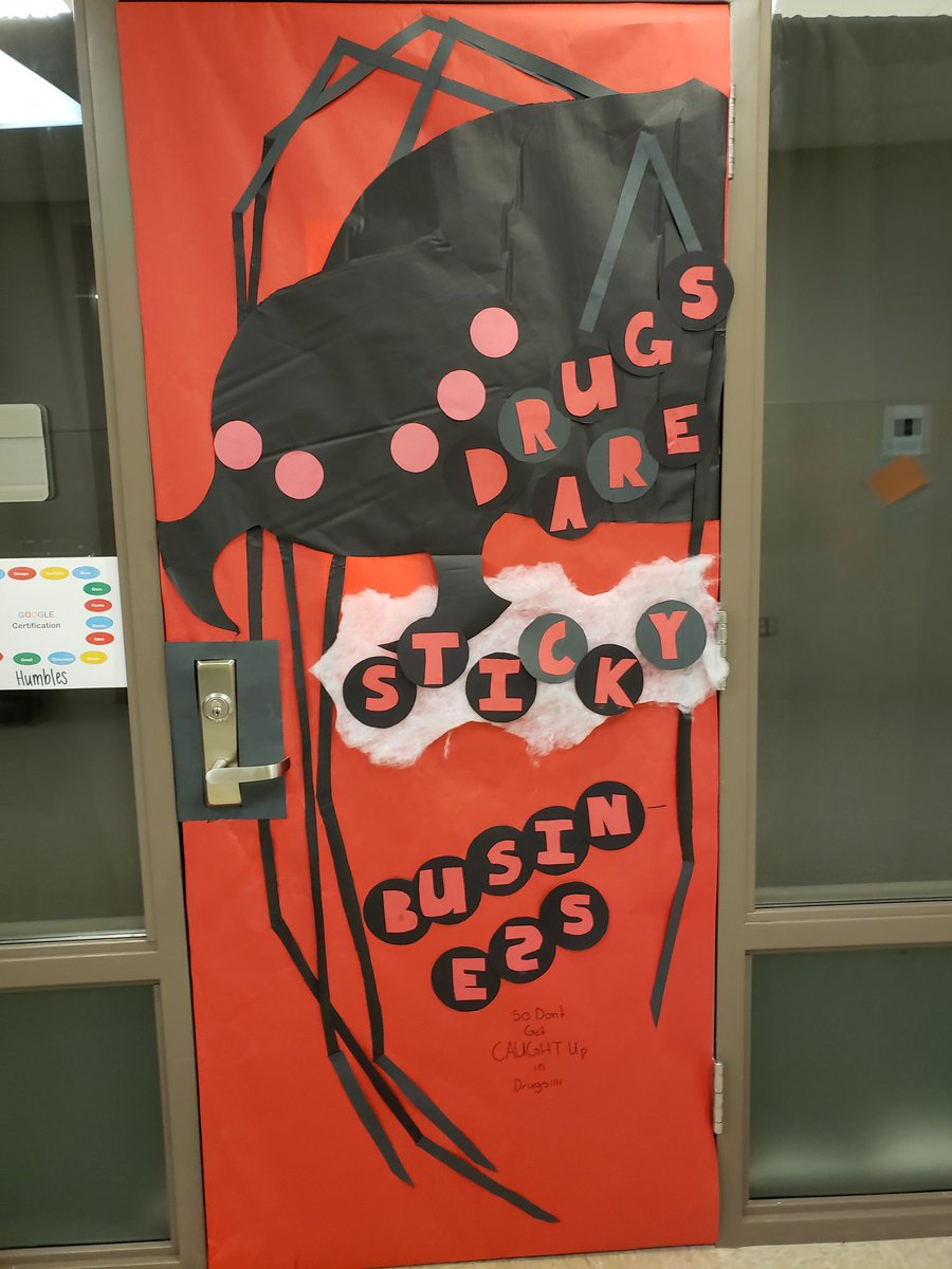 VistaRidgeMS's tweet photo. VRMS students  worked hard to send a Drug Free message with door decor! WAY TO GO VRMS LIONS!  #celebratekisd #vrmsintentional #strongerinthepride #lionsheart https://t.co/QItEFDYOf9