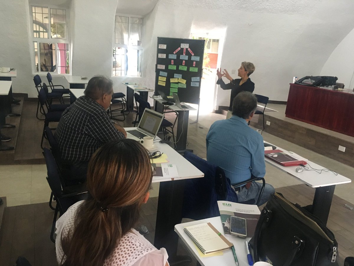 EloyfgFernandez's tweet photo. Participación del #Protierras en el Taller sobre “Evaluación Económica de la Degradación de la Tierra” organizado por el Proyecto “Integración de la #Biodiversidad a la #Agricultura Mexicana” @iki_iba https://t.co/qGG6TIaEND