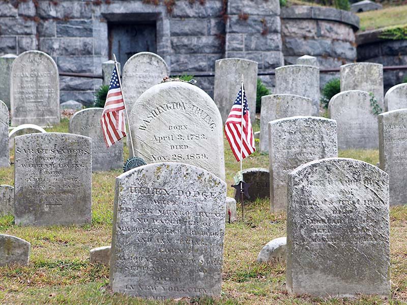 TheAHASociety's tweet photo. #HappyHalloween! Everyone knows "The Legend of #SleepyHollow" by Washington Irving, but #DidYouKnow that several Hamilton children and grandchildren were neighbors and friends of Washington Irving and are buried in @SHCemetery? https://t.co/Illxk7kIvF