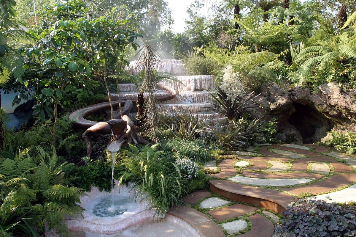 The Ora - Garden of Wellbeing, winner of a gold medal at the Chelsea Flower Show 2004 is a special ‘living’ exhibit on permanent display at the #TaupoMuseum. Its native flora and steamy #geothermal areas are typical of what can be found naturally in the central #NorthIsland.