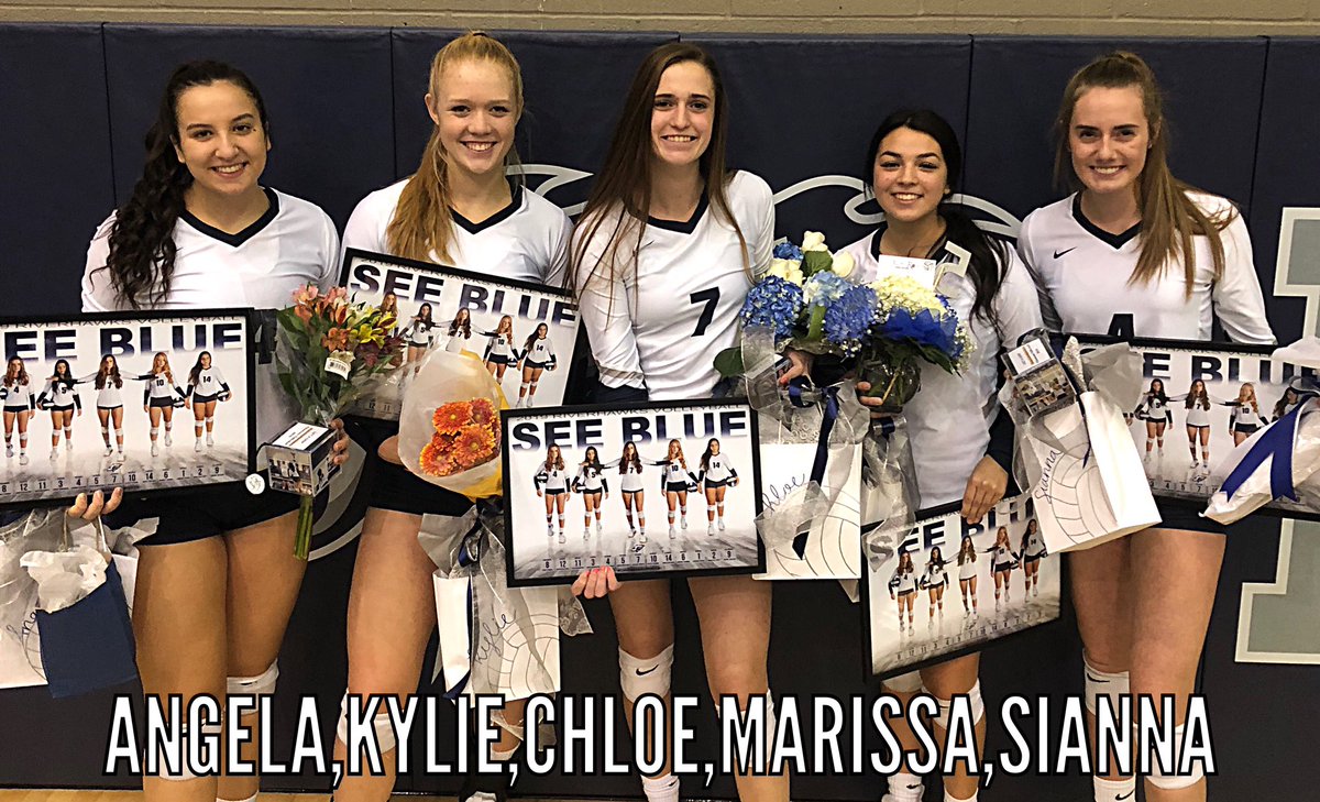 Chiawana_RHawks's tweet photo. Much thanks to an AWESOME Senior class of 🏐 players!! https://t.co/yWhaYdv0Ok