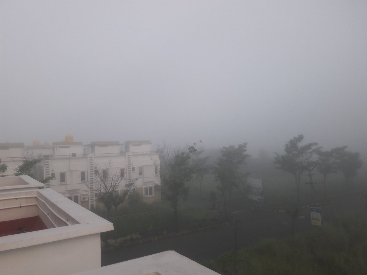 Rohan6690's tweet photo. My countryside house engulfed with a thick blanket of fog. Clicked these pictures at 7 am this morning. https://t.co/9lrnNJ4YVD