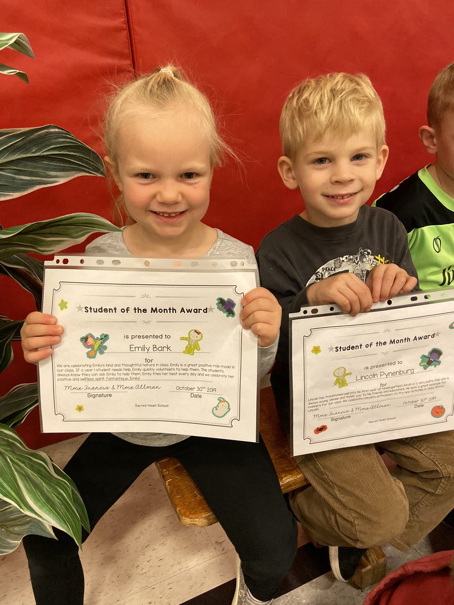 MmeFrancisSHP's tweet photo. Félicitations Emily et Lincoln! 🌟🌟 I’m proud of these two students for earning the October Student of the Month Award. Keep up the great work! https://t.co/mOyULSZOYn