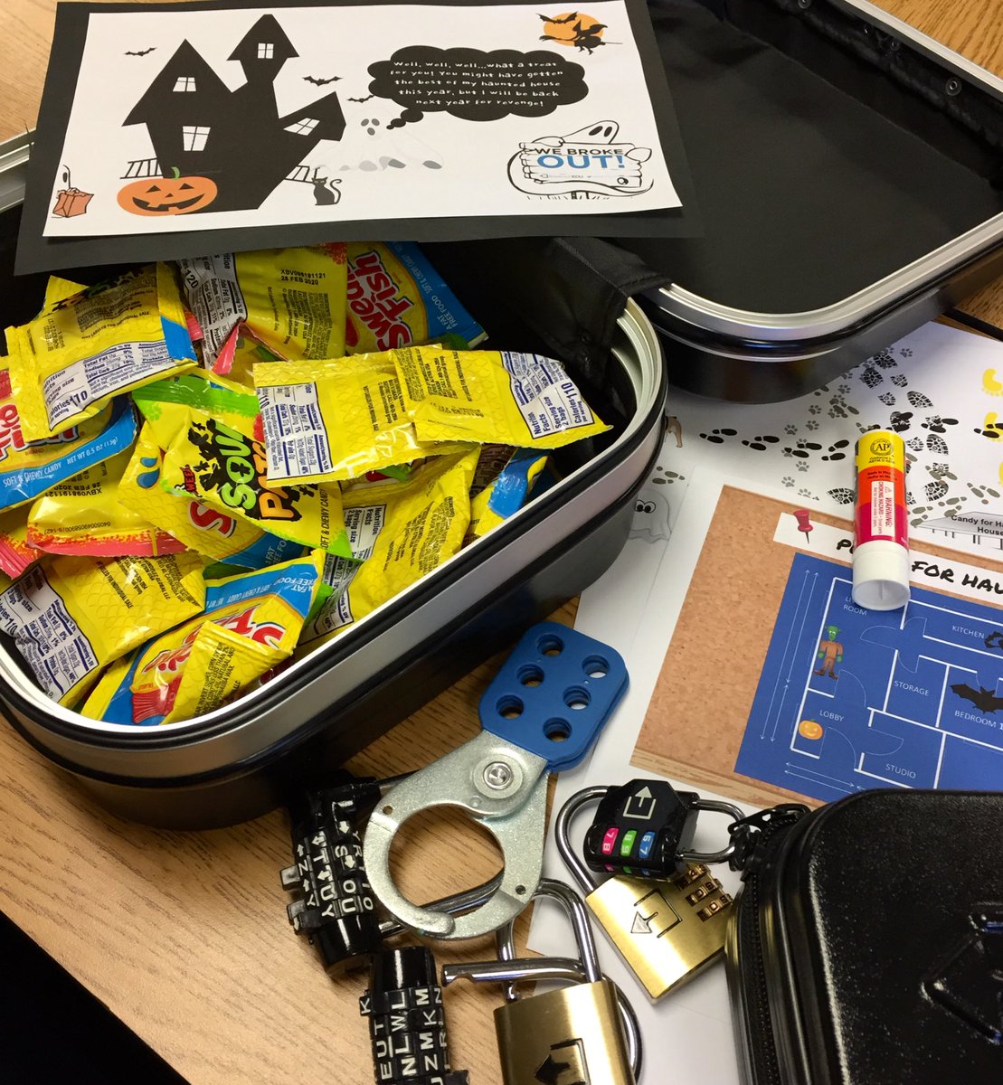 lorioducayen's tweet photo. Looking forward to running a Halloween themed @breakoutEDU with my class tomorrow. #FAME19 #KCIMath https://t.co/0i7RUeshIx