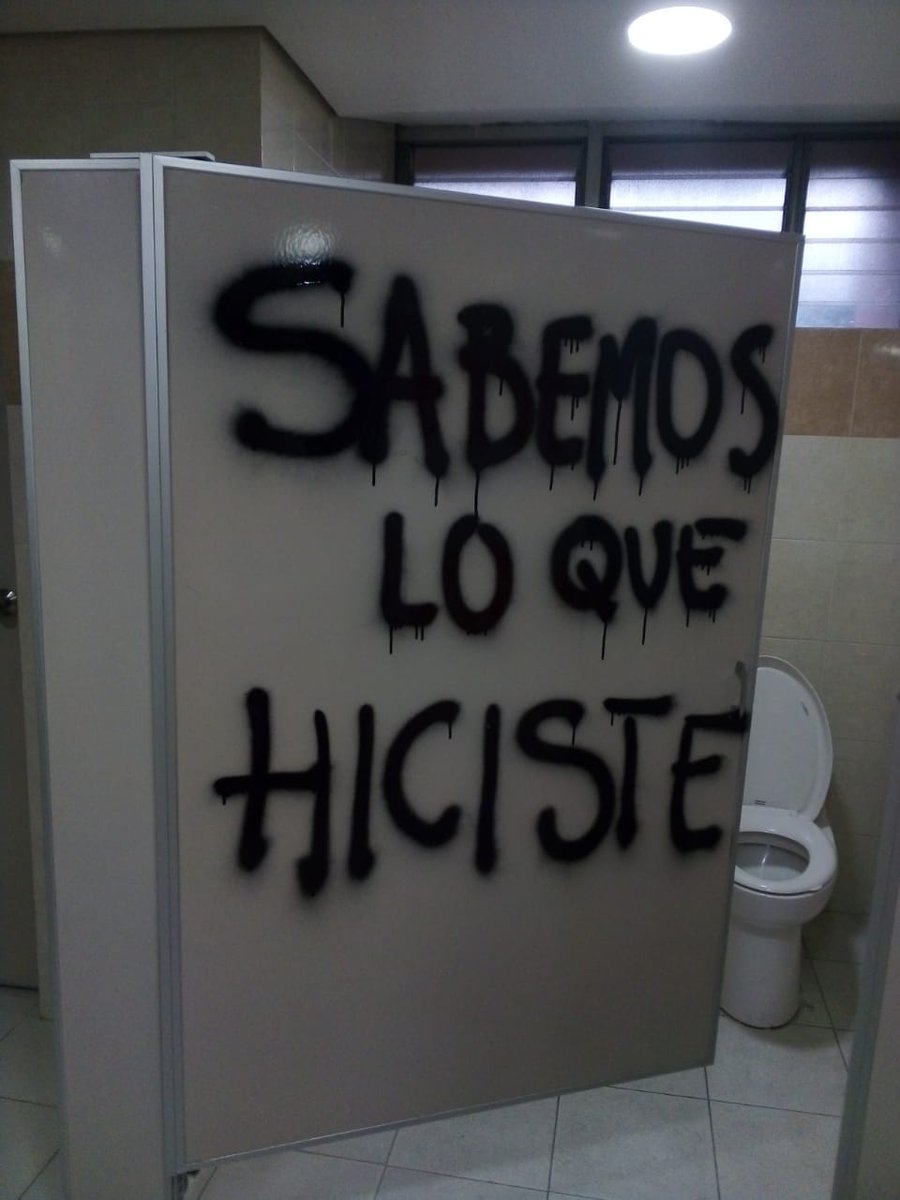 larevueltita_'s tweet image. Sabemos lo que hicieron, aunque no estén en la lista. 🔥

¡AUTODEFENSA FEMINISTA EN LA ENAH, YA!♀️