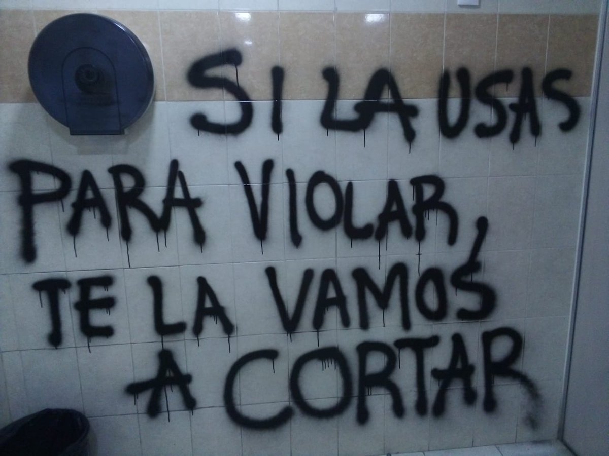 larevueltita_'s tweet image. Sabemos lo que hicieron, aunque no estén en la lista. 🔥

¡AUTODEFENSA FEMINISTA EN LA ENAH, YA!♀️