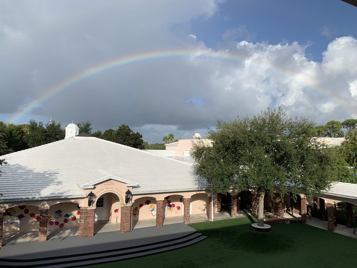TrishBorgen's tweet photo. Beautiful way to start the morning! Calm, peaceful, and ready to take on the day! ⁦@PineCrestSch⁩ #onlyatPC https://t.co/4uqduGfmgV