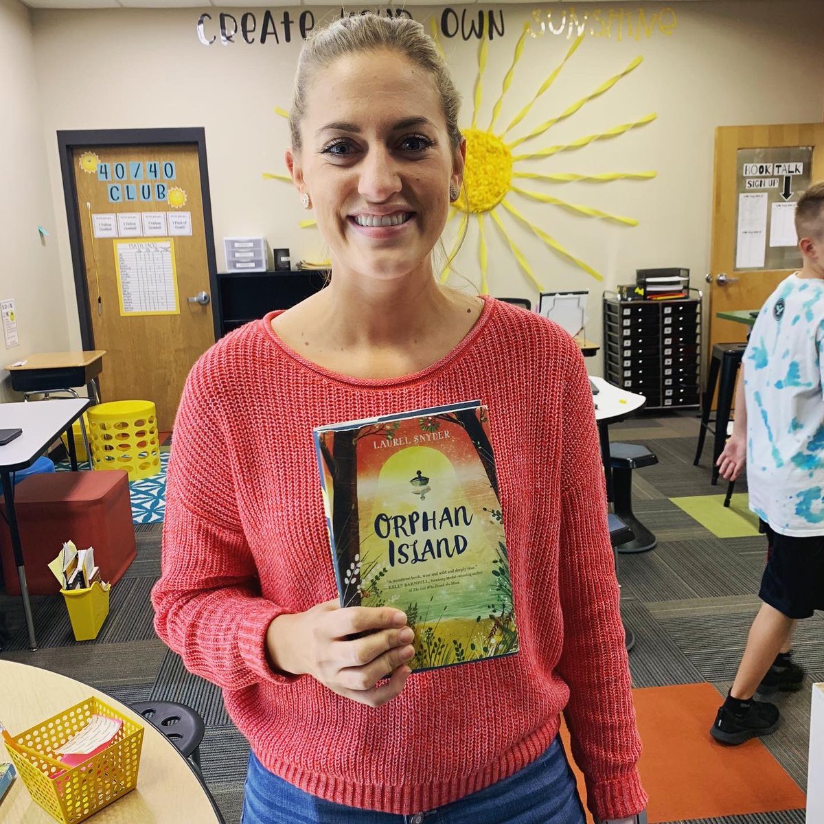 MrsJacqueGuy's tweet photo. Book talks, book talks, and more book talks! 📚 #MvilleElem https://t.co/DYQTFVzvD9