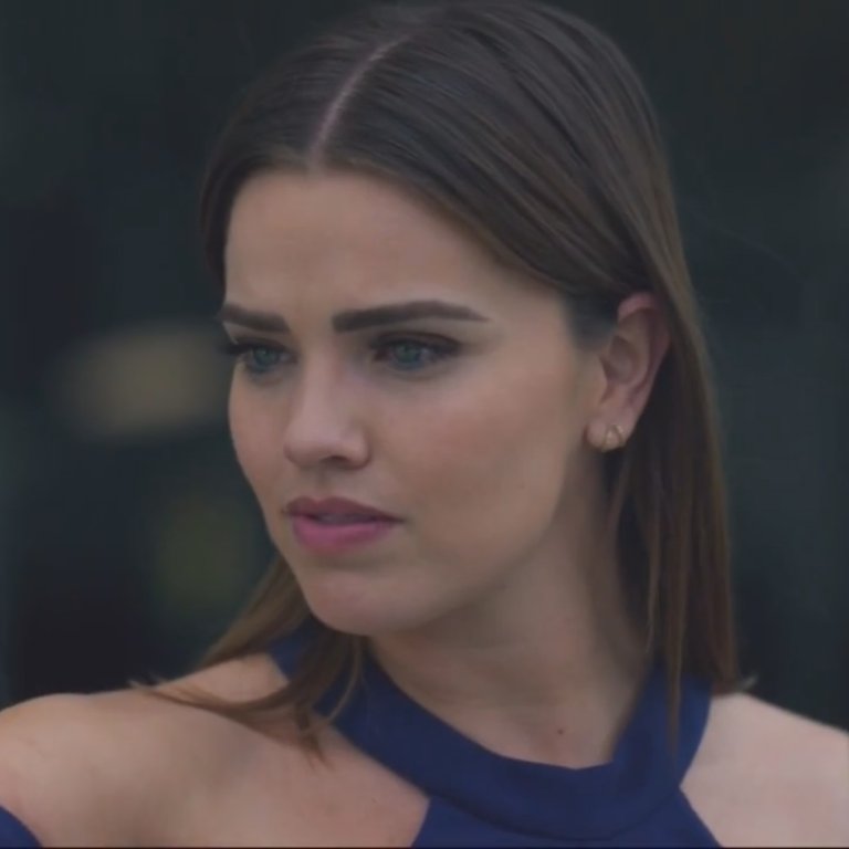 ESDLC7's tweet photo. Berenice descubre a El Cabo. 😱 Estamos viendo #ESDLC7 🤠 @thaligarce @RobinsonDiazU https://t.co/Lsgcvu1QdQ