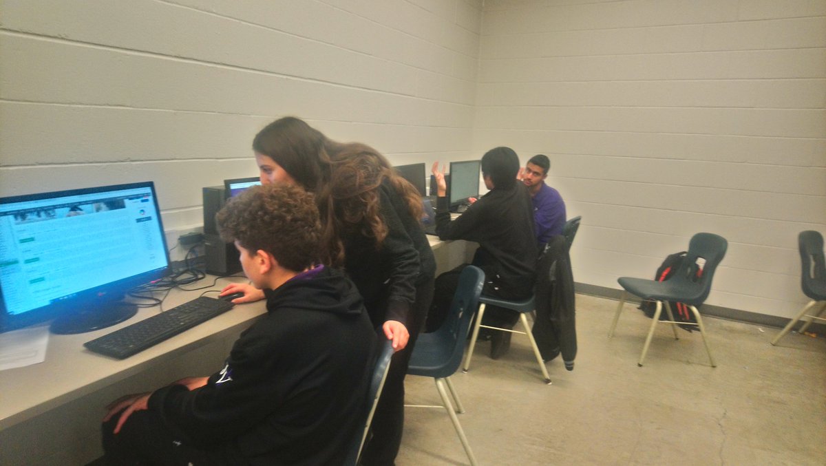 stfx_steam's tweet photo. Another productive meeting today! Can't wait to see you all again next week! https://t.co/pBT5HYdxJb