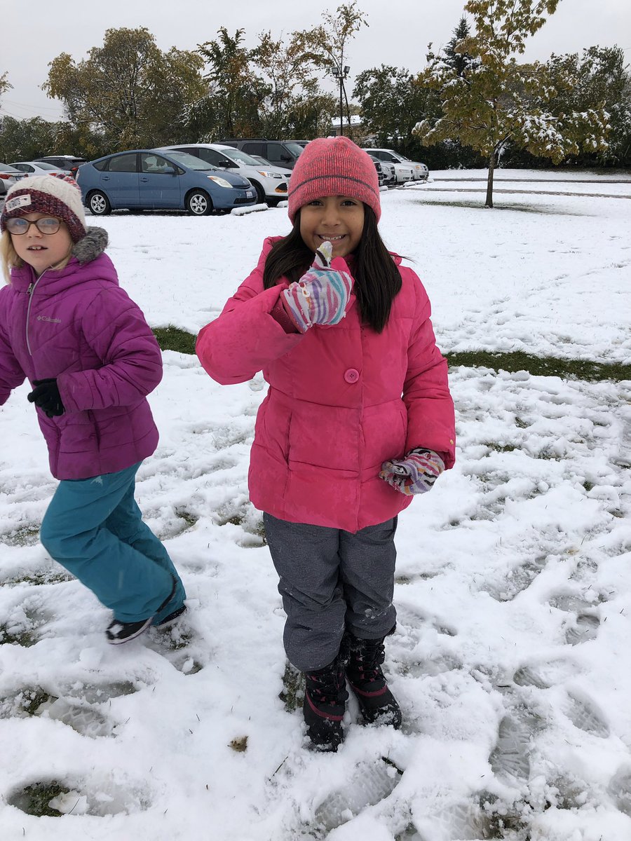 lisalmariani's tweet photo. Say it ainโt snow! โ๏ธ๐ @EdisonD205 #notevenhalloween #soakedsocks https://t.co/qqU64QO8Ji