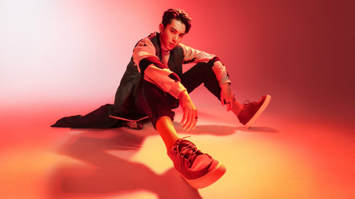Nanmuay38's tweet photo. NiKe ปล่อยภาพมาให้อยากได้ พซต. เอ้ย เสื้อผ้ารองเท้าอีกแล้ว ถ้าใครยังไม่มี ไปตามซื้อในช้อป หรือที่เว็บกันได้นะคะ เราต้องช่วยตี้ทำมาหากินกันหน่อย 💜🤣🤣

#DylanWang https://t.co/yCoY73rQIX