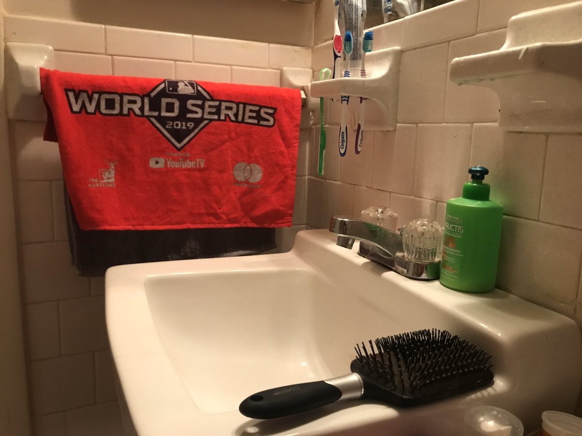 BaseballHammy's tweet photo. When you’re banished to the bathroom because your team did well when you took a quick “break” earlier... and the boys break out the bats and go ahead.... you stay there. It’s only crazy if it doesn’t work? #ForTheTeam #Superstituous https://t.co/hR51BZzgxA