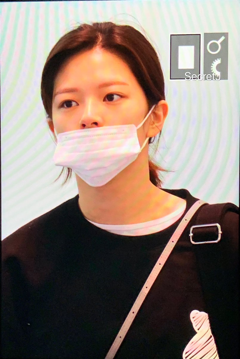 SecretJ1101's tweet photo. 191031 #TWICE #트와이스      #JEONGYEON #정연 #ジョンヨン https://t.co/bLZYARgHnd