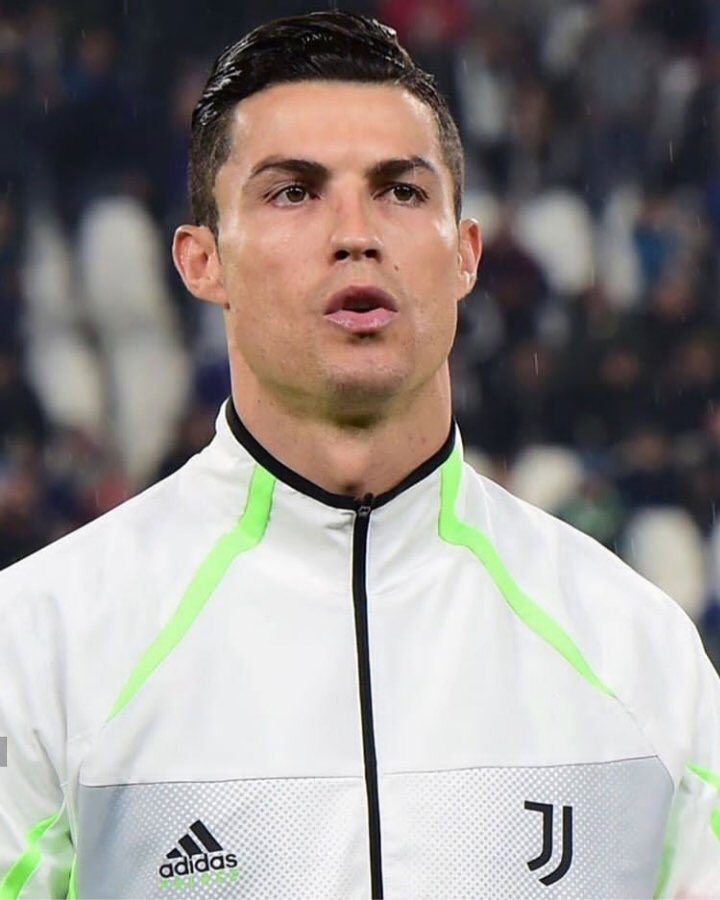 CR7_799's tweet photo. كريستيانو رونالدو #CR7 الأسطورة اللذي عشقه القلب ..فـ أقنع العقل ..وأشبع الروح شغف وسعادة..
نعم أنه ذاك البطل المغوار الّذي يشير ألينا في كل ميدان أن النصر قادماً لامحاله💪

أرفض مقارنته حتى باالمنتخبات فالمقارنات لاتنطبق على الأسطورة ❤️

رونالدو الأفضل على مر العصور .أنتهى https://t.co/F6OdKY556u