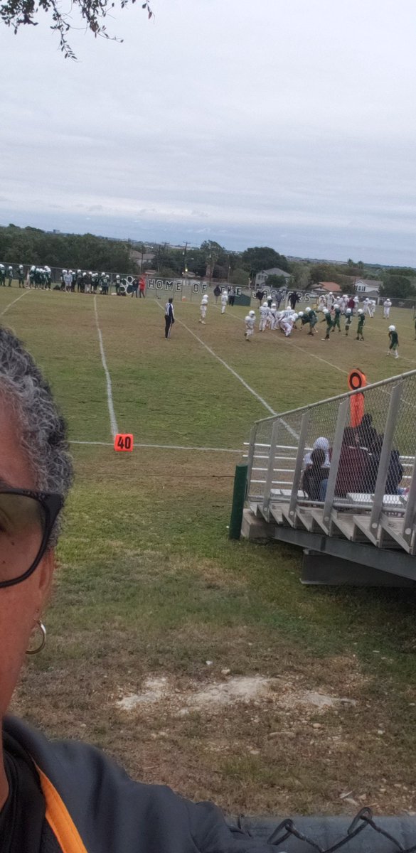 coachnkellman's tweet image. There is nothing like watching a football game in cool fall weather. Go Jags!! Beat the Cougars!
#jordanmslegends #flyingvees