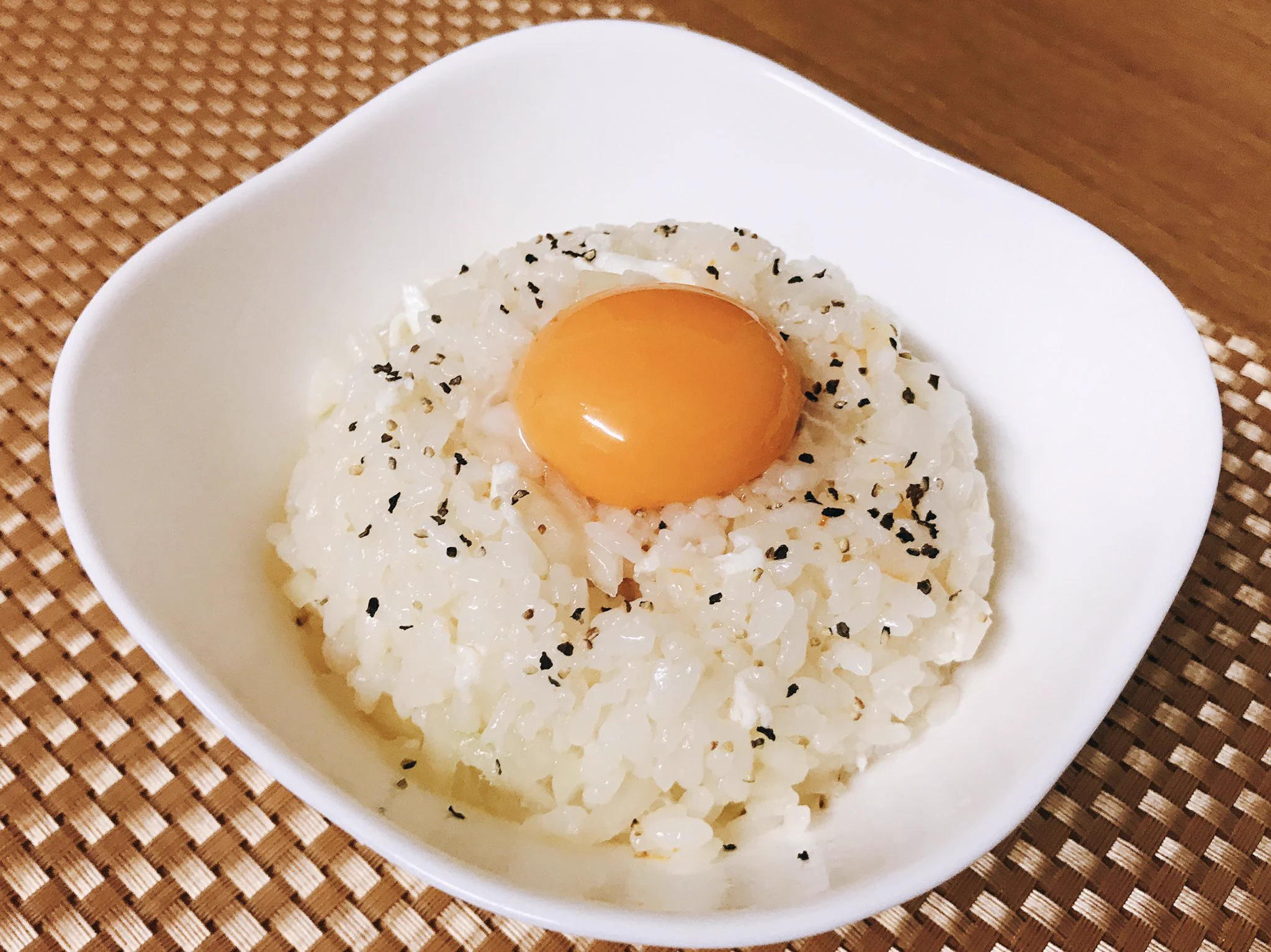 ネギがなかったので玉ねぎを水にさらしたもので代用
個人的には白身はスープに入れてワンランクアップさせた方が良いかなと思いました🥚
ごちそうさまでした
美味しかった！！  