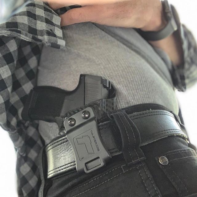 Tulsterholsters's tweet photo. 🎃 https://t.co/Im5odqHiPw 👻
-
Repost armedexecutive
・・・
#tulster #kydexholster #igmilitia #gunsdaily #gunspictures #gunfanatics #defensemk #ar15news #weaponsdaily #gunslifestyle #bestgunsdaily #firearmphotography #gunsdailyusa https://t.co/HWDBIP3txX