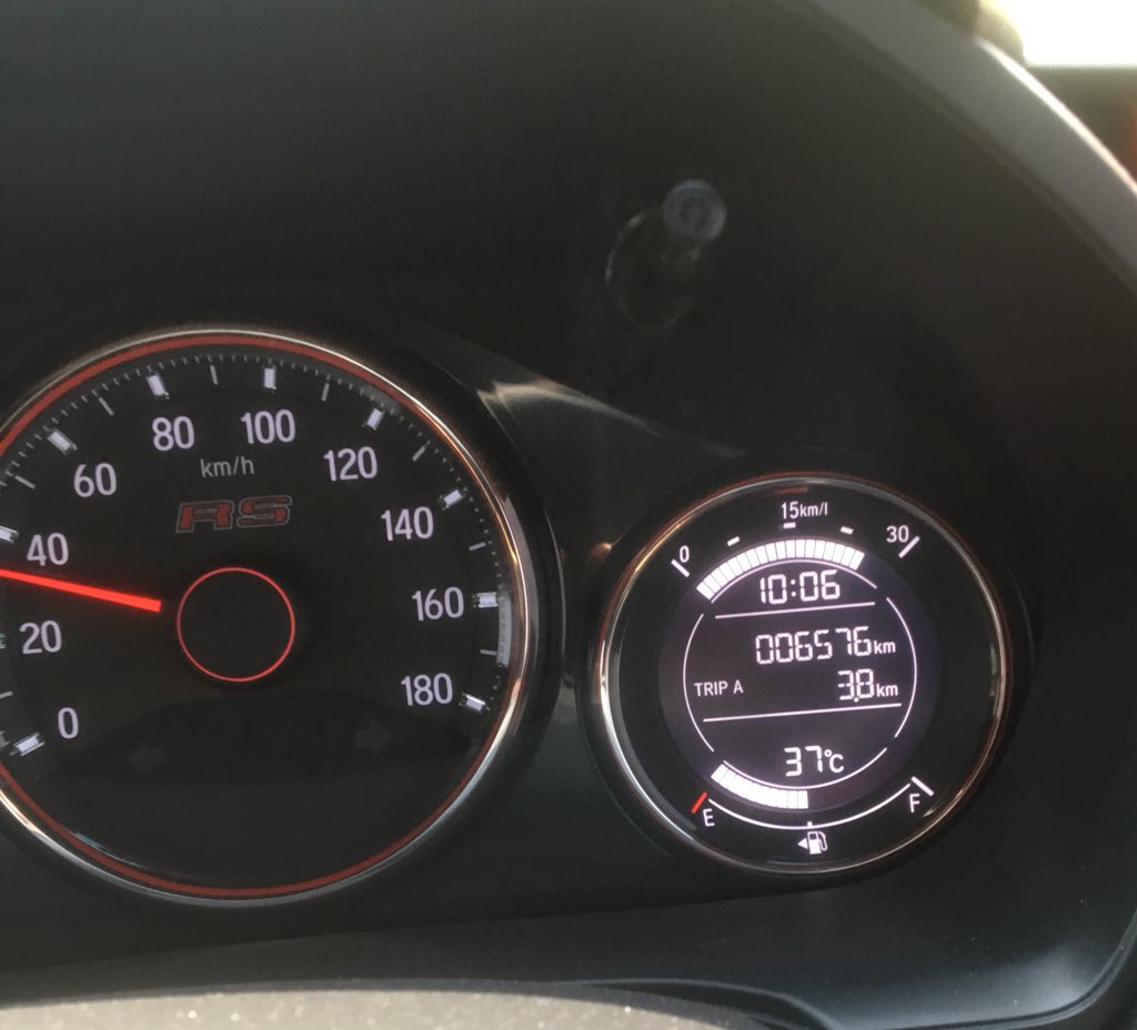yanuscorpio's tweet photo. Masuk Tol Romokalisari Gresik  suhunya panas sudah 37’c @e100ss https://t.co/Lx39RM4TCr