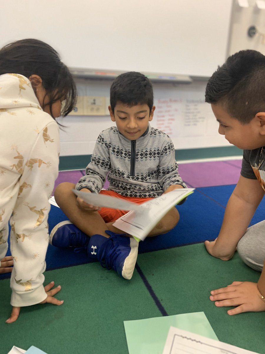Ms_Grijalva's tweet photo. 2nd grade authors celebrated their personal narratives today. We topped it off with new festive pencils. Could it get any better? @GrahamRoadES #writingisawesome #empower https://t.co/QUWvhiH8sZ
