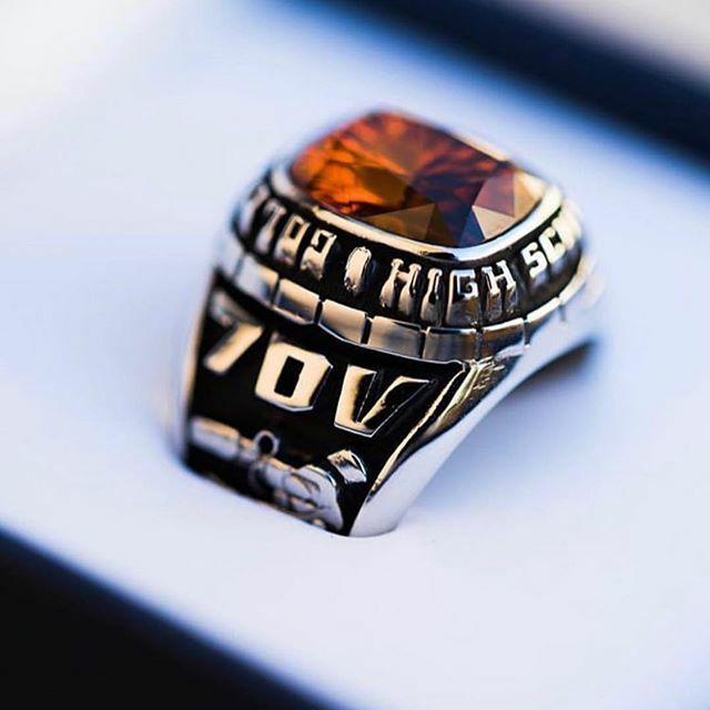 Who is the big @jostensgradstyle class ring winner?? Congratulations <a href="/atticus/">atticuswu</a>.kimm! You won!! 🎉💍🎉 @jostensgradstyle will DM you to get your beautiful class ring started!! ift.tt/2Pzl02e