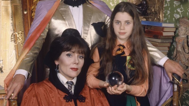 GUB_Podcast's tweet photo. Happy Halloween! We're in the spirit over here talking about The Worst Witch (1986) for Episode 31. Are there any movies you watch every Hallows Eve? 
https://t.co/lks26ehJfL

#halloween2019 #theworstwitch #fairuzabalk #80smovies #bookpodcast https://t.co/zUuywTVNfd