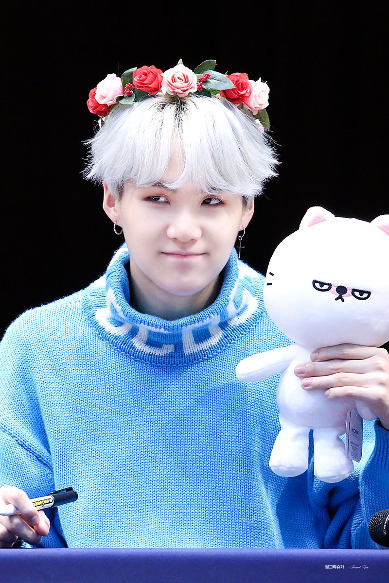 HedwigsHooting's tweet photo. #BTS #NAMJOON #Yoongi #Taehyung
#LovelyIdolLovelyDoll 
Love is everywhere 💞💞💞 @BTS_twt GN https://t.co/ysz7CyrtDB