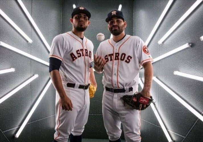 ChuySibilla's tweet photo. Estos dos jovencitos fueron compañeros en la selección de Sinaloa. hoy lo son en los Astros de Houston. Urquidi de Mazatlán y Osuna de Mochis. https://t.co/4x2yZQwNu4