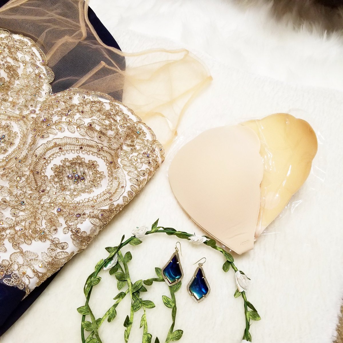 dhemz's tweet image. This adhesive bra is skin friendly, breathable, and comfortable to wear, and they are great strapless option for party dress or shouderless top.

Purchase yours today ➡️ amazon.com/dp/B07WRCG66L?… #backlessbra #adhesivebra #productreview